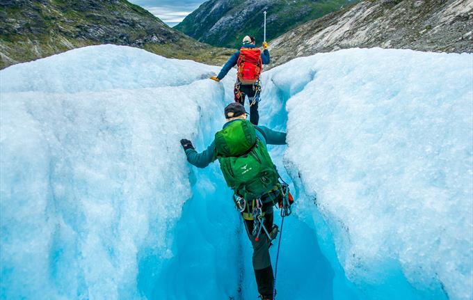 crevasse climbing in Norway