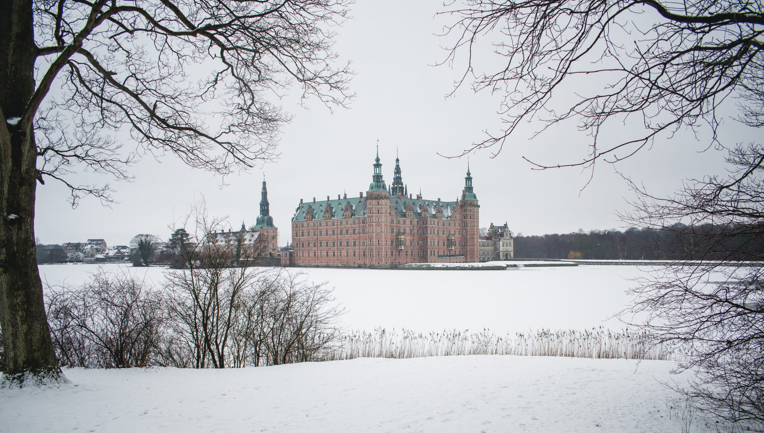 Frederiksborg-castle-winter_©Tine Uffelmann_VisitNordsjælland (1) (1)