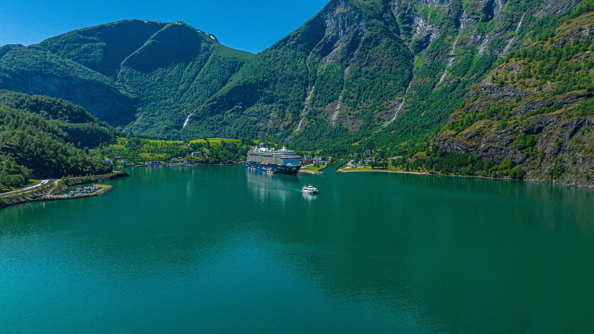 CRUISE FLÅM 1, FOTO HÅVARD NESBØ 2